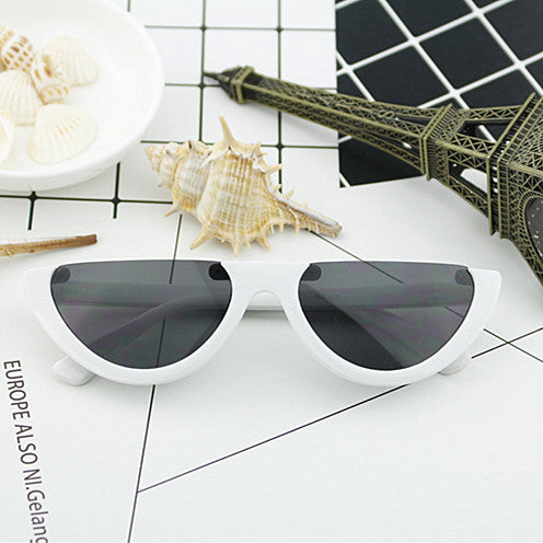 Dame Cat-Eye Briller med markant ramme og speilbelagte glass Skanto