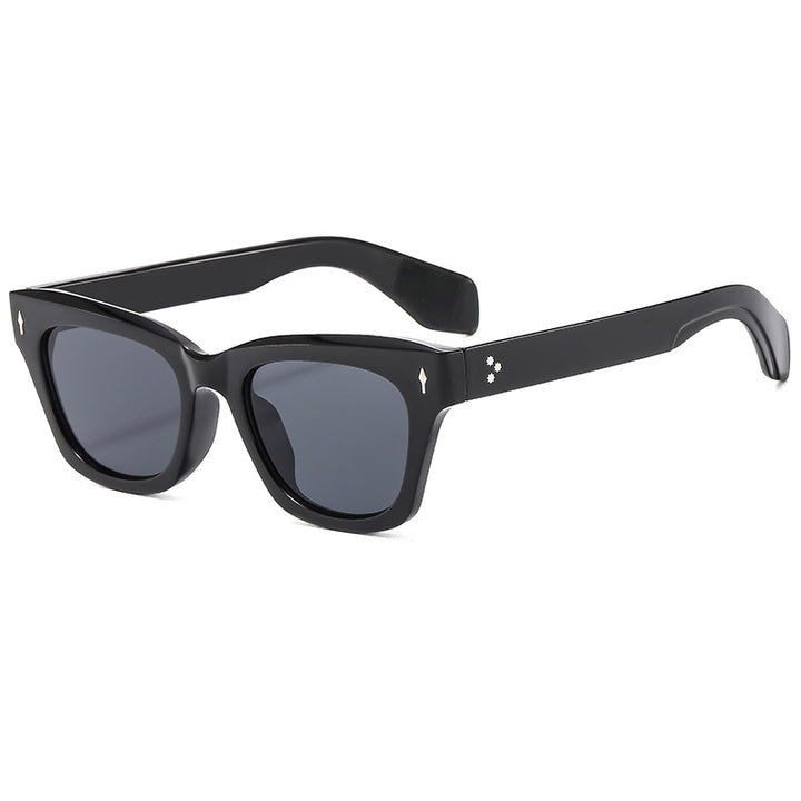 Damer Cat-Eye solbrille med moderne, transparent ramme og UV-beskyttelse Skanto