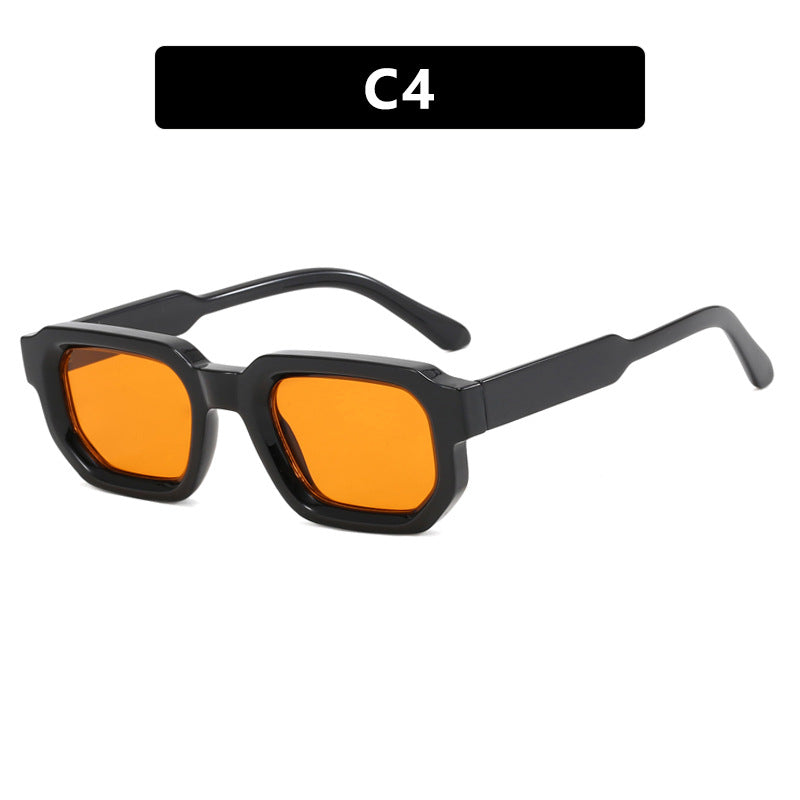 Dame geometrisk solbrille med stilleggende transparent ramme og polarisert glass Skanto
