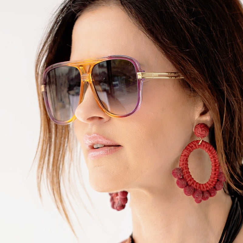 Dame oversized moteriktig solbrille med robust og elegant design Skanto