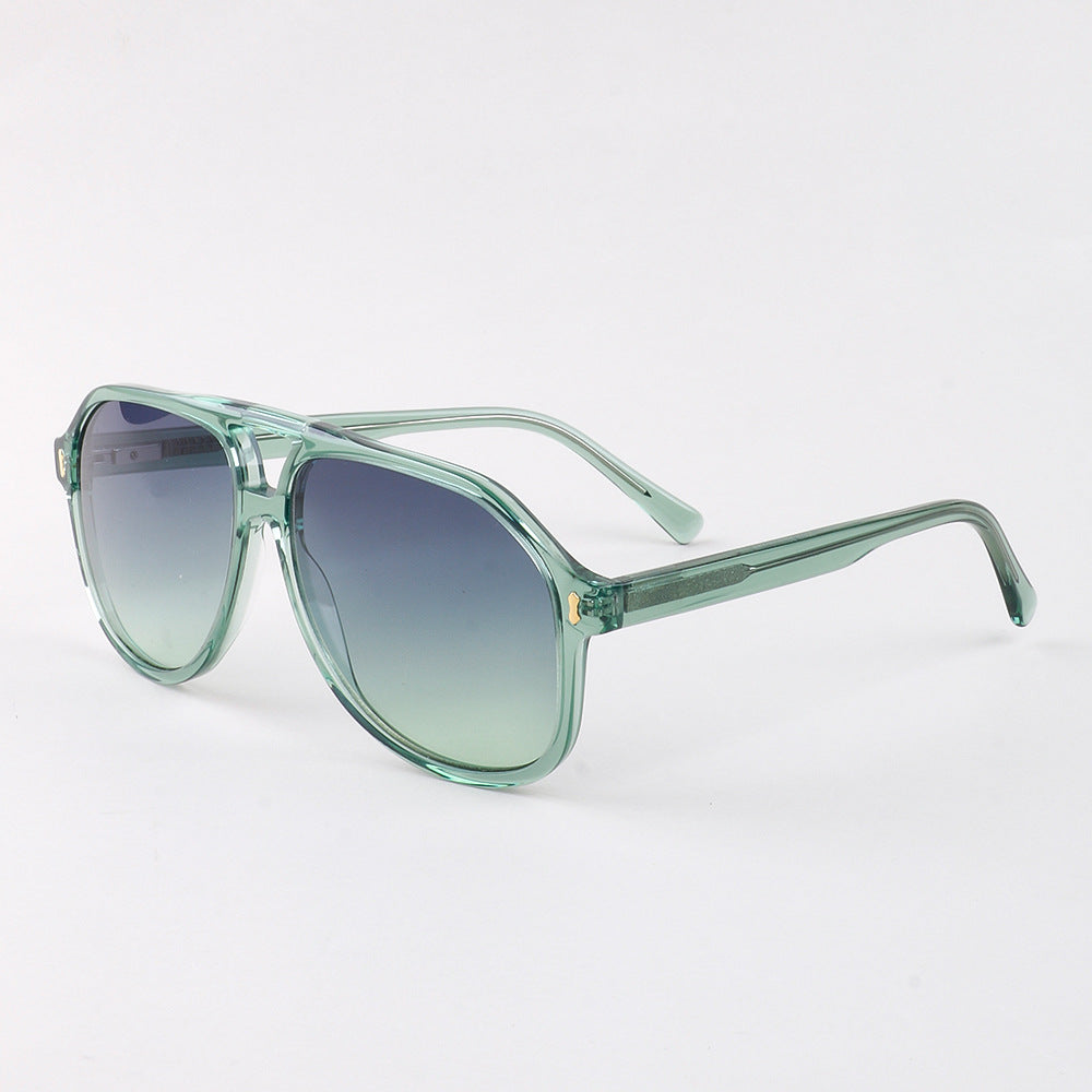 Dame moderne solbrille med innovativ ramme Skanto