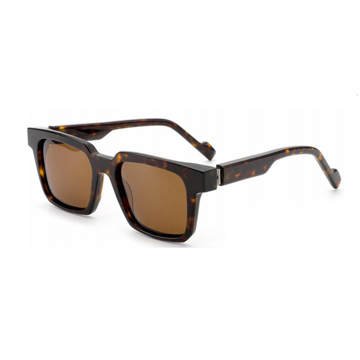 Dame moteriktig kvadratisk solbrille med bred ramme Skanto