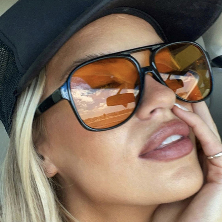 Damer oversized solbrille i sporty-elegant design Skanto