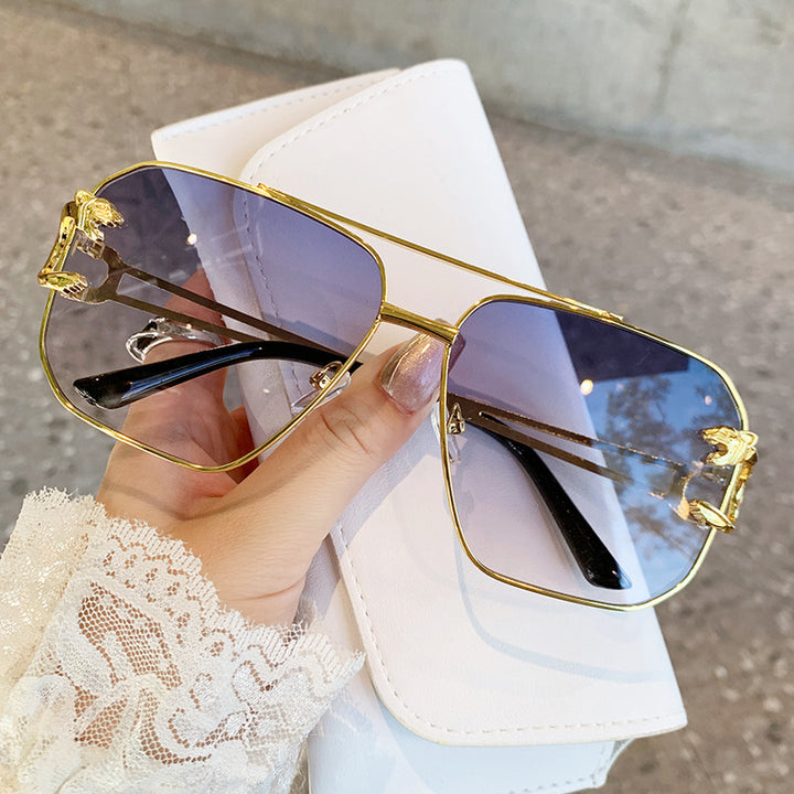 Dame kvadratisk solbrille med luksuriøs metallramme Skanto