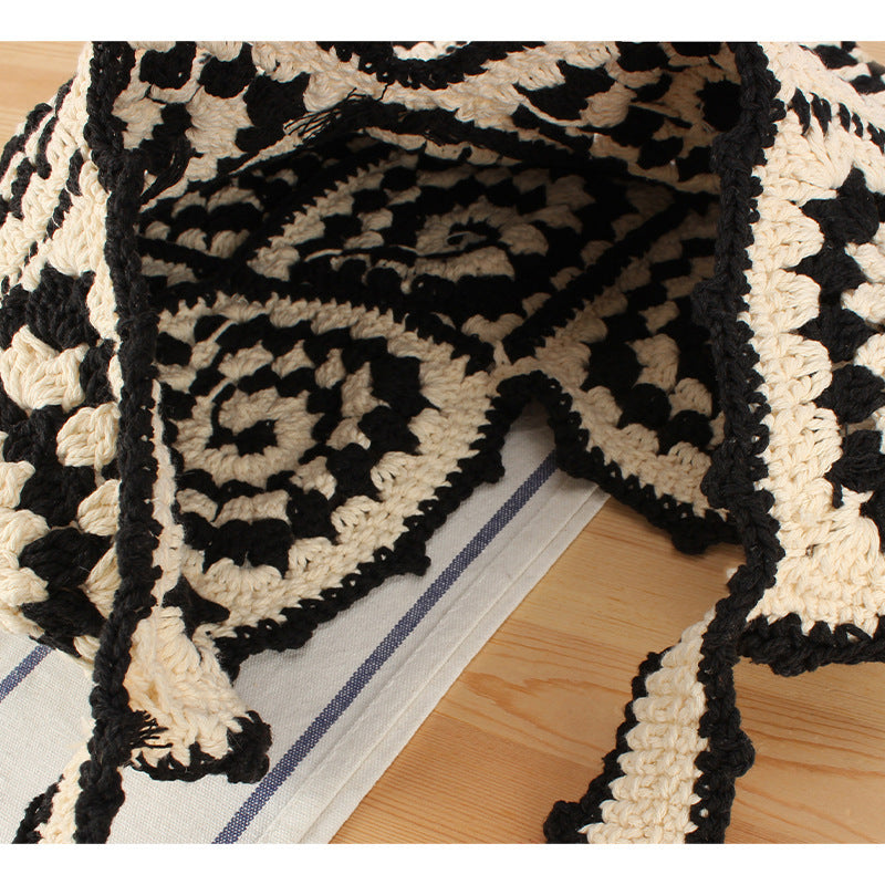 Handbag in modern crochet pattern Skanto