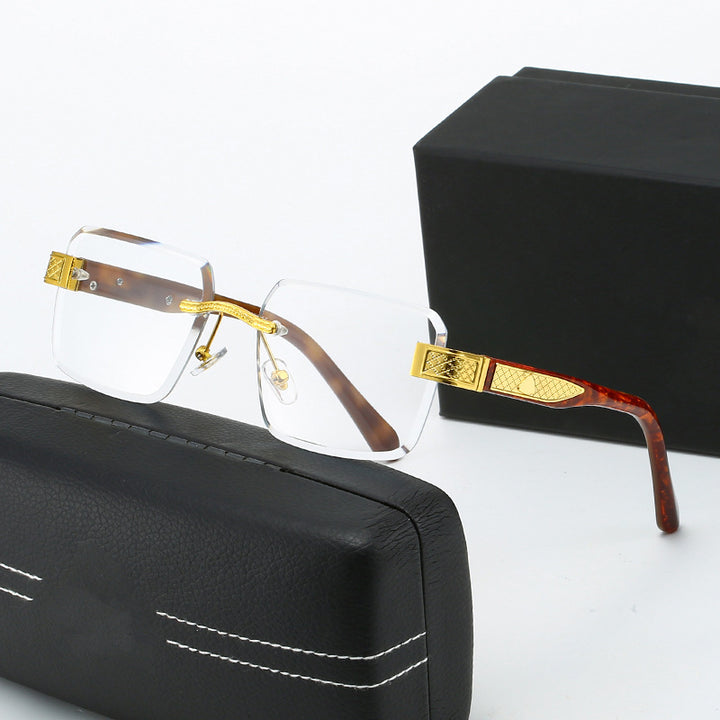 Damer elegant solbrille med luksuriøs, glitrende ramme Skanto