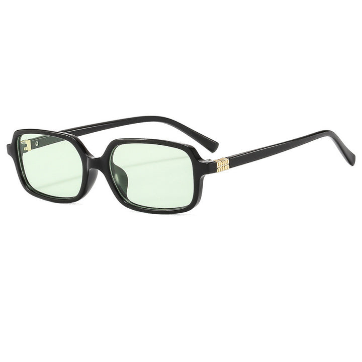 Dame moteriktig lesebrille i moderne kvadratisk design Skanto