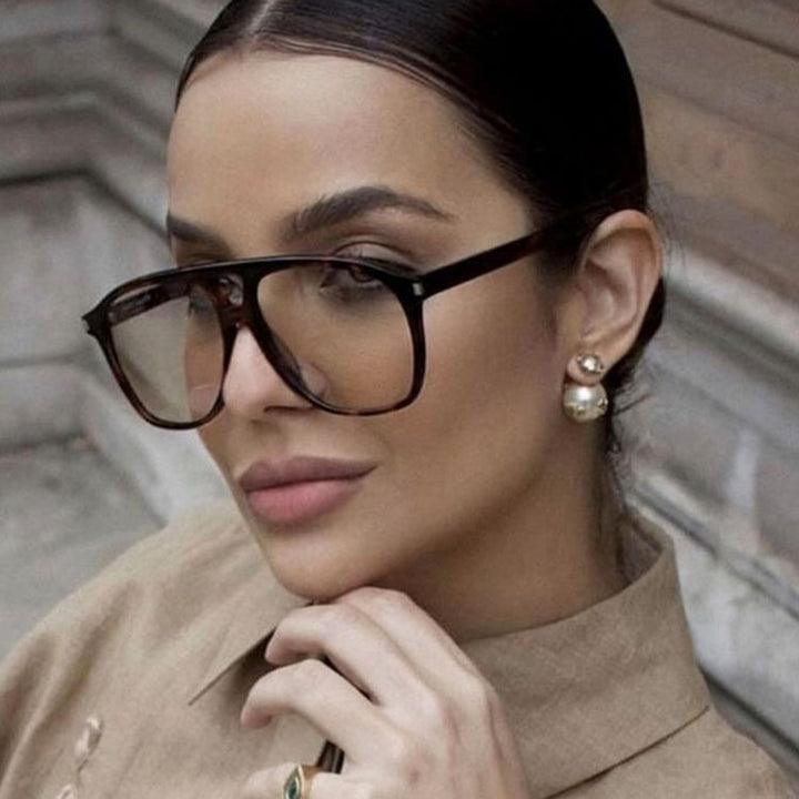Damer solbrille i trendy skilpadde-design Skanto
