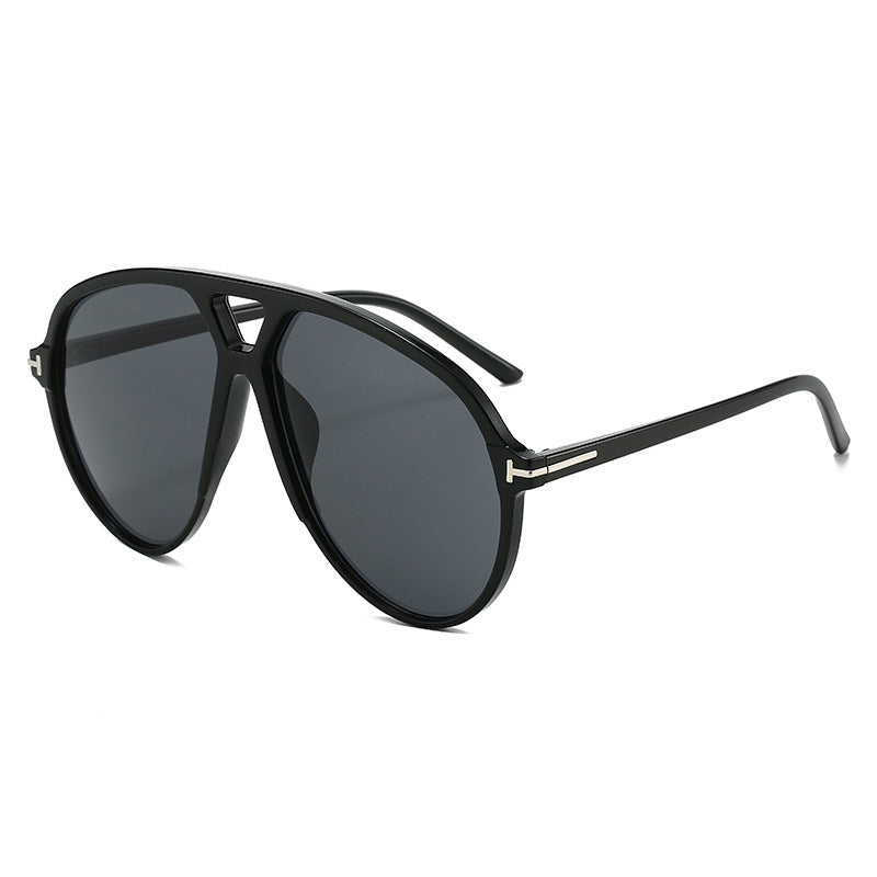 Dame oversized solbriller i moderne avangardistisk design Skanto