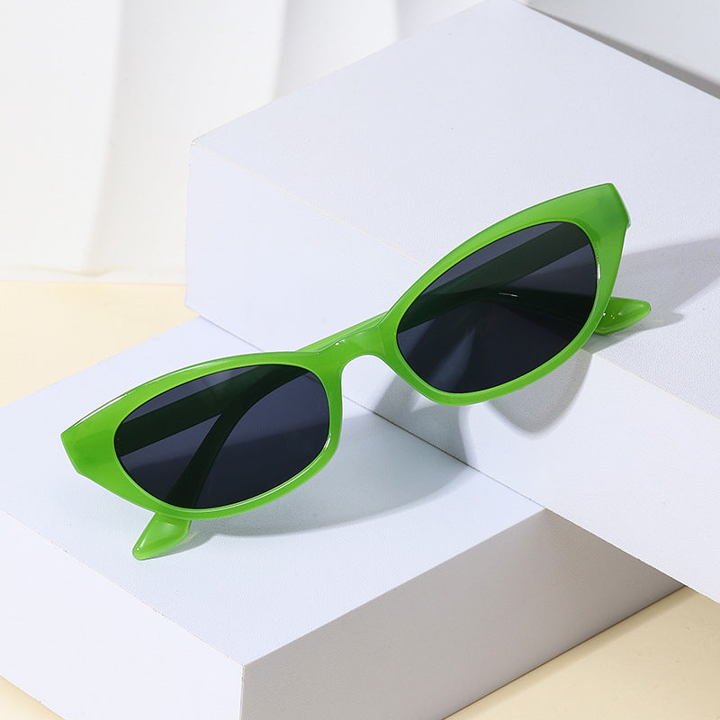 Dame cat-eye solbriller med moderne design og UV-beskyttelse Skanto