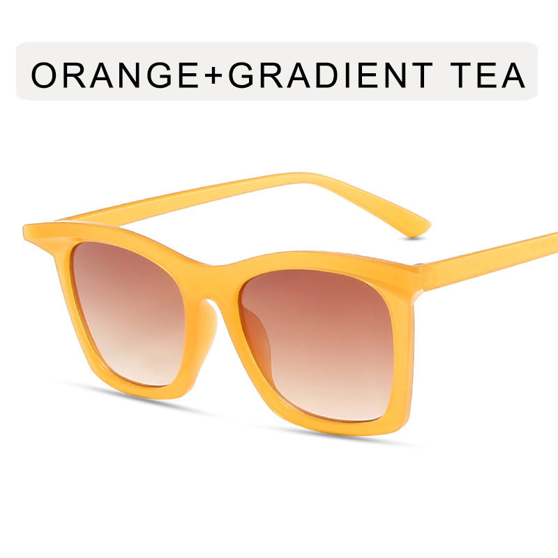 Dame Cat-Eye solbriller med gradientlinser og gjennomsiktig rammedesign Skanto