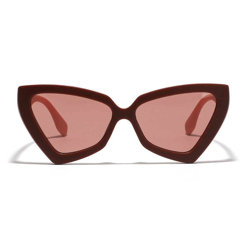 Dame Cat-Eye solbriller med speilende linser og robust ramme Skanto