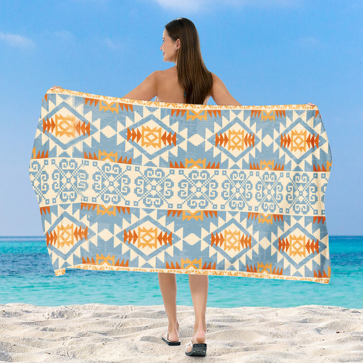 generøst kuttet strandhåndkle med elegant mosaikkdesign Skanto