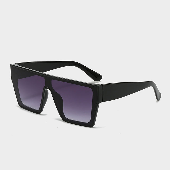 Dame moteriktig solbrille med kantede glass Skanto