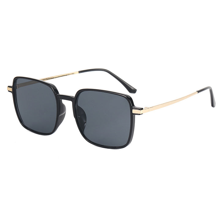 Dame moteriktig oversized solbrille med eksklusive metall-detaler Skanto