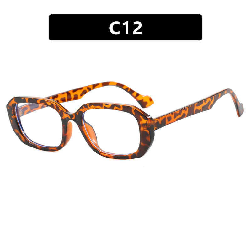 Dame moteriktig solbrille med elegant geometrisk design Skanto