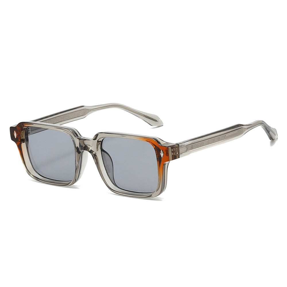 Dame solbrille i moderne kvadratisk design fra Skanto