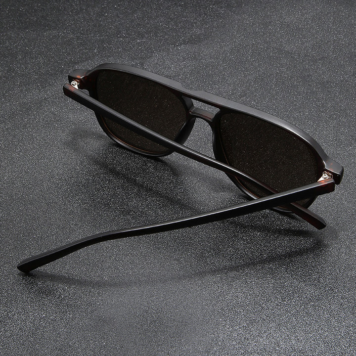 Dame designer solbrille med trendy havskilpadde ramme og UV-beskyttelse Skanto