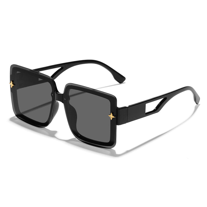 Dame moteriktig kvadratisk solbrille med elegant ramme Skanto