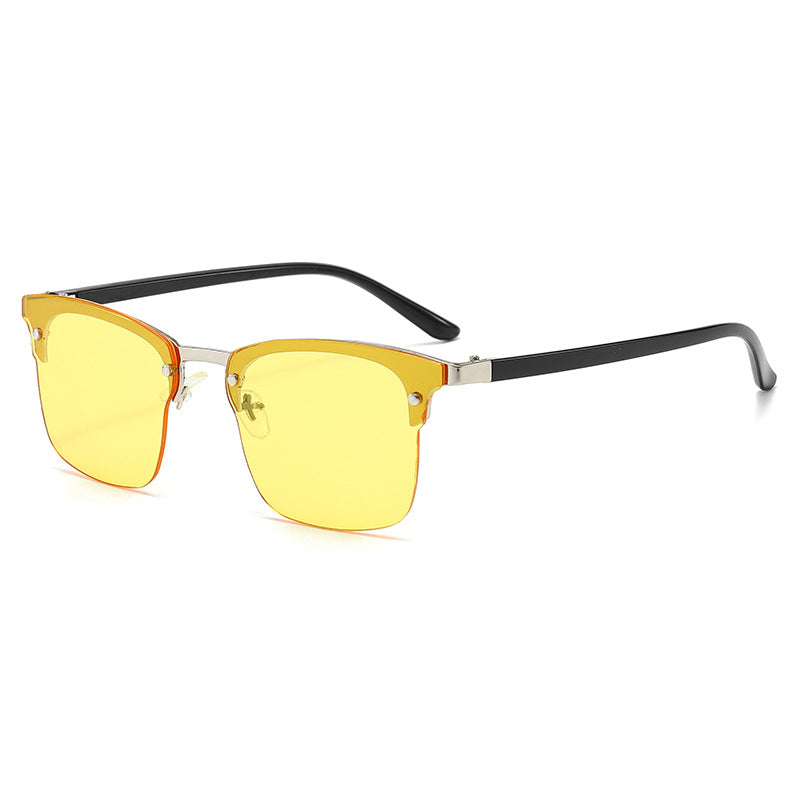 Dame moteriktig kvadratisk solbrille med robust ramme Skanto