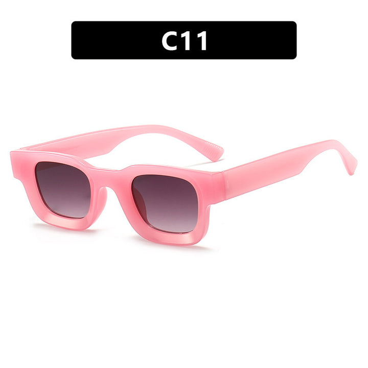 Dame moteriktig solbrille i elegant, kantet design Skanto