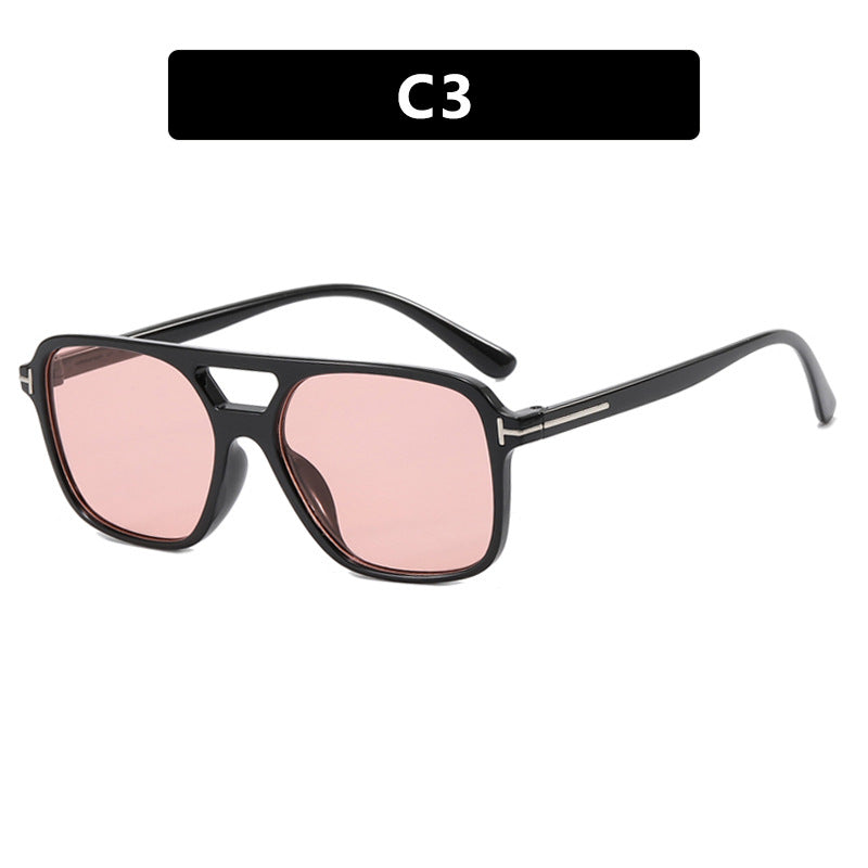 Dame elegant geometrisk solbrille med stilfull ramme Skanto