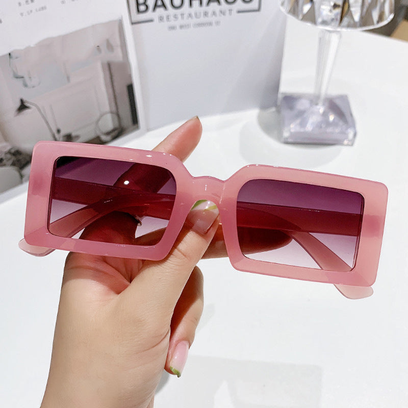 Dame trendy kvadratisk solbrille med polarisert glass Skanto