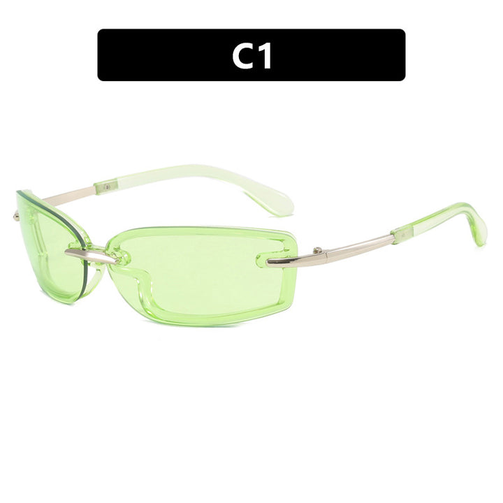 Dame trendy solbrille med moderne design og UV-beskyttelse Skanto