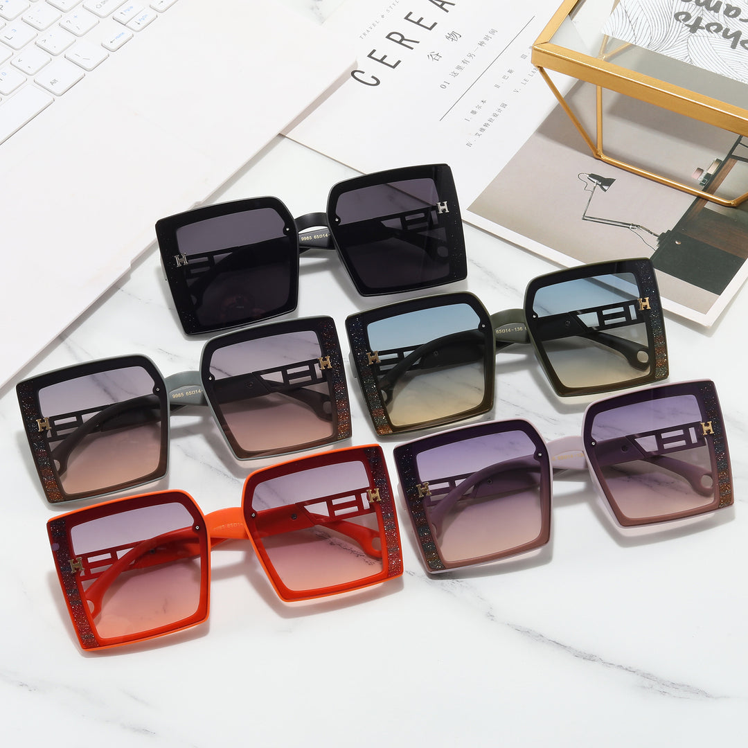 Dame trendy solbrille med ekstravagant, rektangulær ramme Skanto