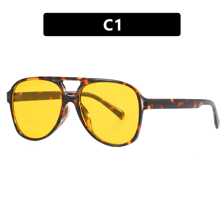 Damer oversized solbrille i sporty-elegant design Skanto