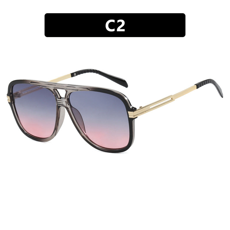 Dame oversized moteriktig solbrille med robust og elegant design Skanto