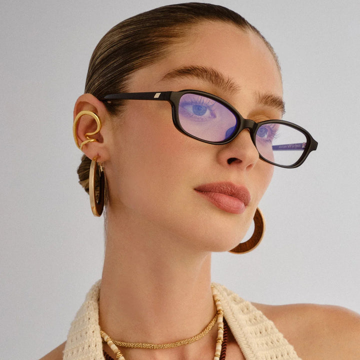 Dame fashionable solbriller i stilren oval design med UV-beskyttelse Skanto