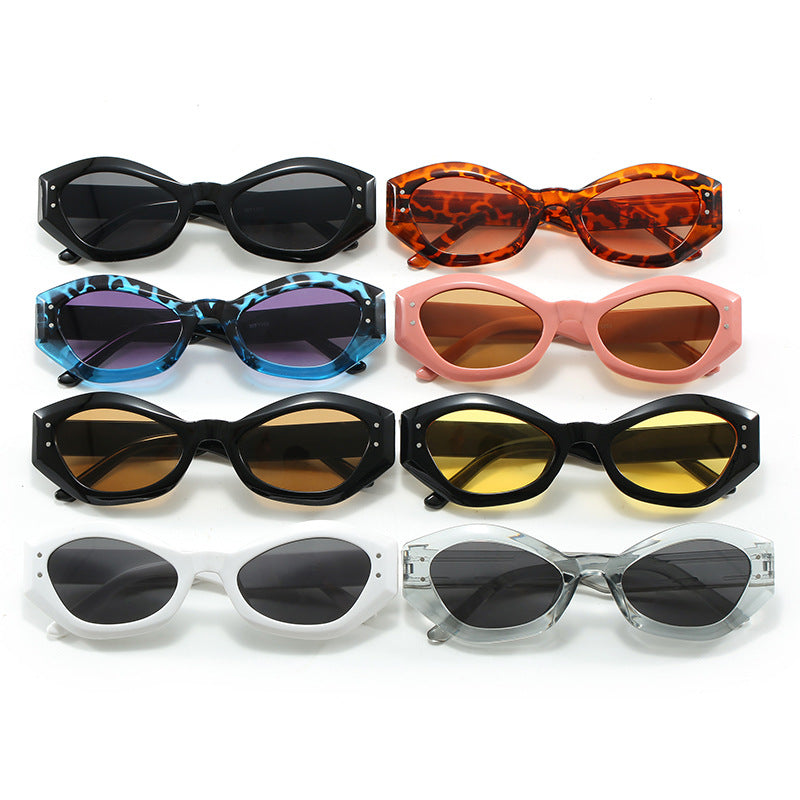 Dame Cat-Eye solbriller med moderne design og bred ramme Skanto