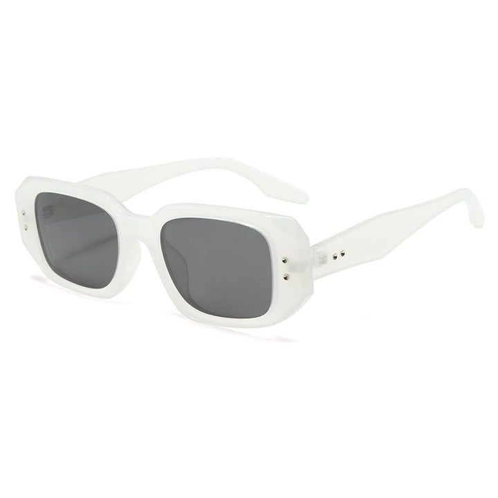 Dame moteriktig oversized solbrille med stilig ramme og UV-beskyttelse Skanto