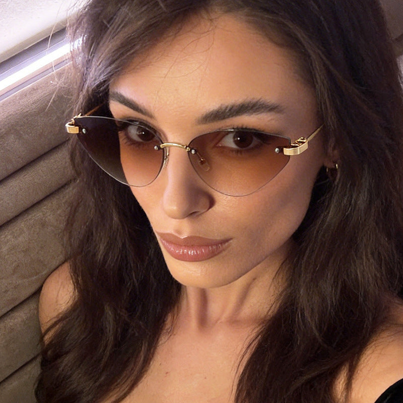 Dame elegante Cat-Eye solbriller med ultralett metallramme Skanto