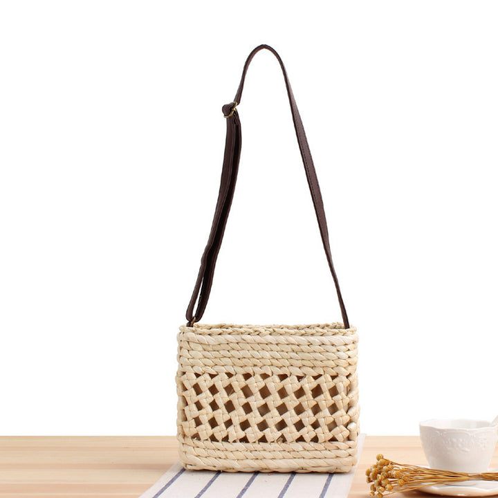 Håndlaget bast-(crossbody bag) Skanto