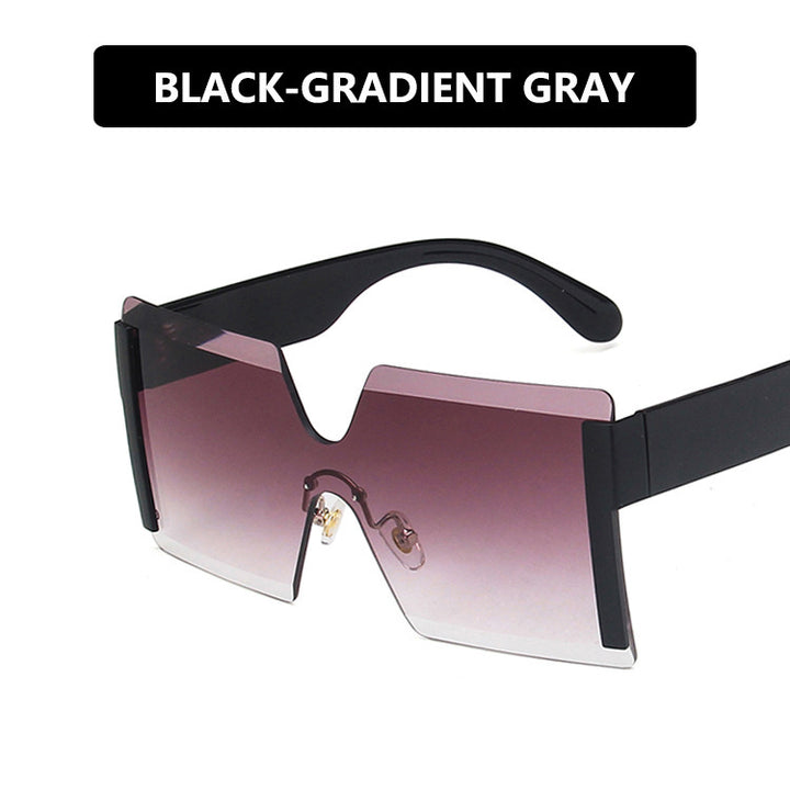 Dame futuristisk oversized solbrille med markant design Skanto