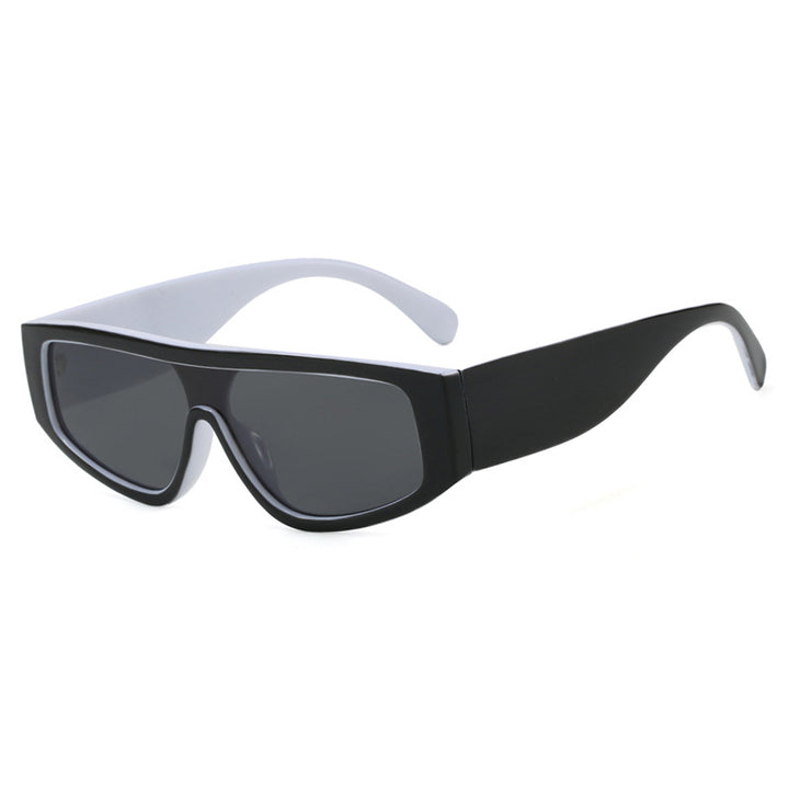 Damen moteriktig sports solbrille med innovativt design og bred ramme Skanto