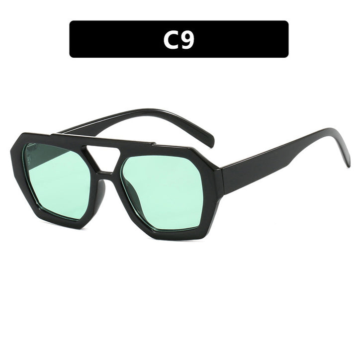 Dame geometrisk solbrille laget av robust plast med polarisert glass Skanto