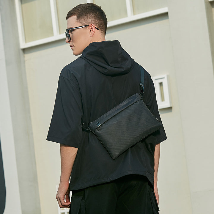 Minimalist Crossbody Pouch Skanto
