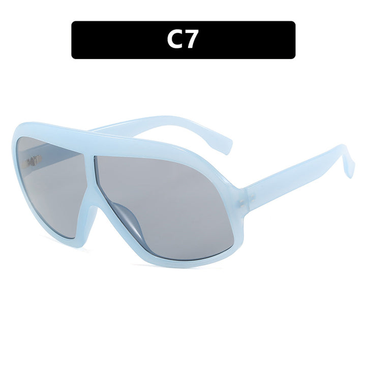 Dame moteriktig sports-solbrille i futuristisk design Skanto