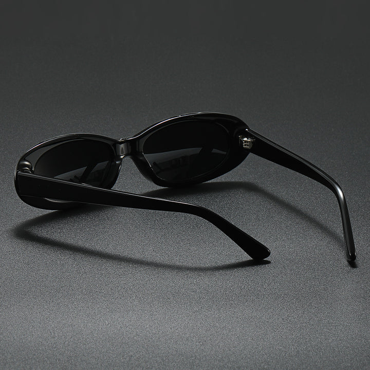 Dame moteriktig solbrille i elegant akvarellstil Skanto