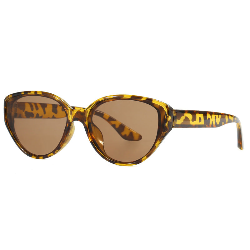 Dame Cat-Eye solbriller med moderne design Skanto