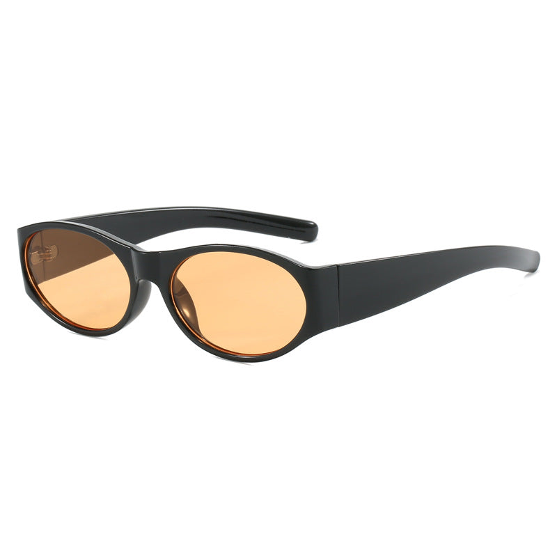 Dame motesolbrille med elegant, oval design og UV-beskyttelse Skanto