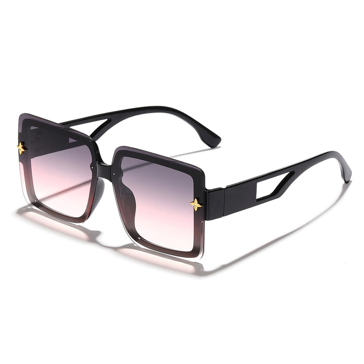 Dame moteriktig kvadratisk solbrille med elegant ramme Skanto