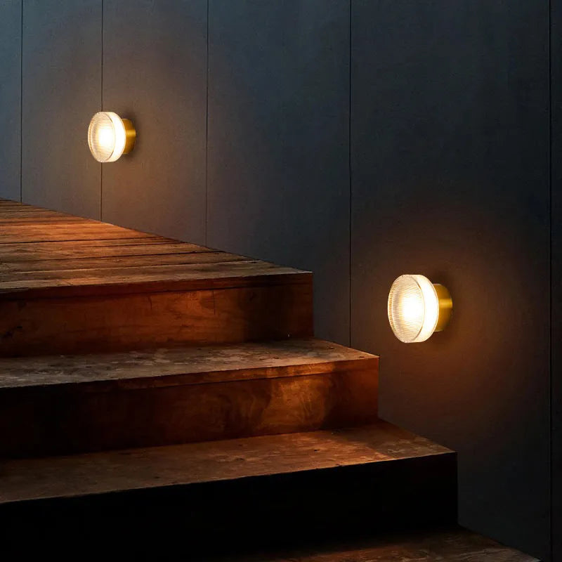 Skanto | Metall Vegglampe Liten Moderne Skålformet Design