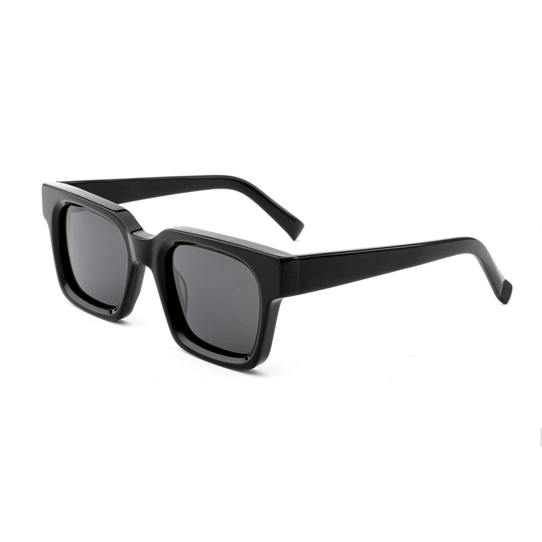 Dame moteriktig solbrille med markant geometrisk design og UV-beskyttelse Skanto