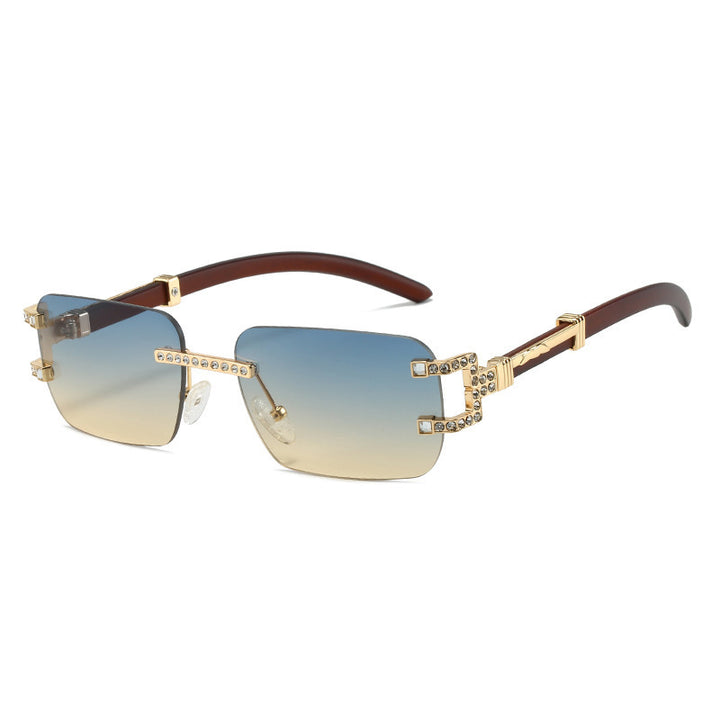 Dame designer solbrille med unik smykkedetalj Skanto