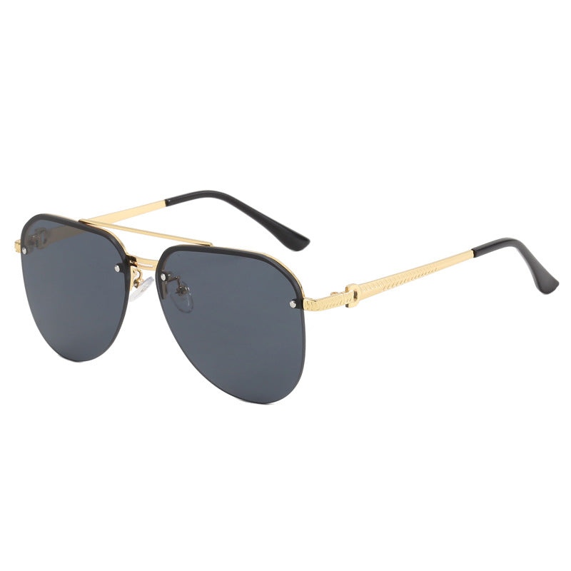 Damer elegant pilot solbrille med høy UV-beskyttelse og stilfull ramme Skanto