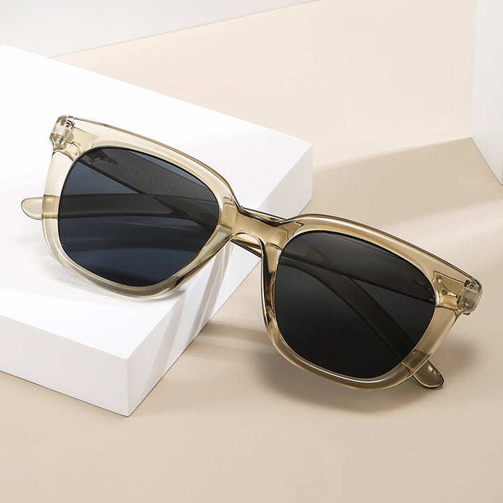 Dame moderne firkantet solbrille med stilfull ramme Skanto
